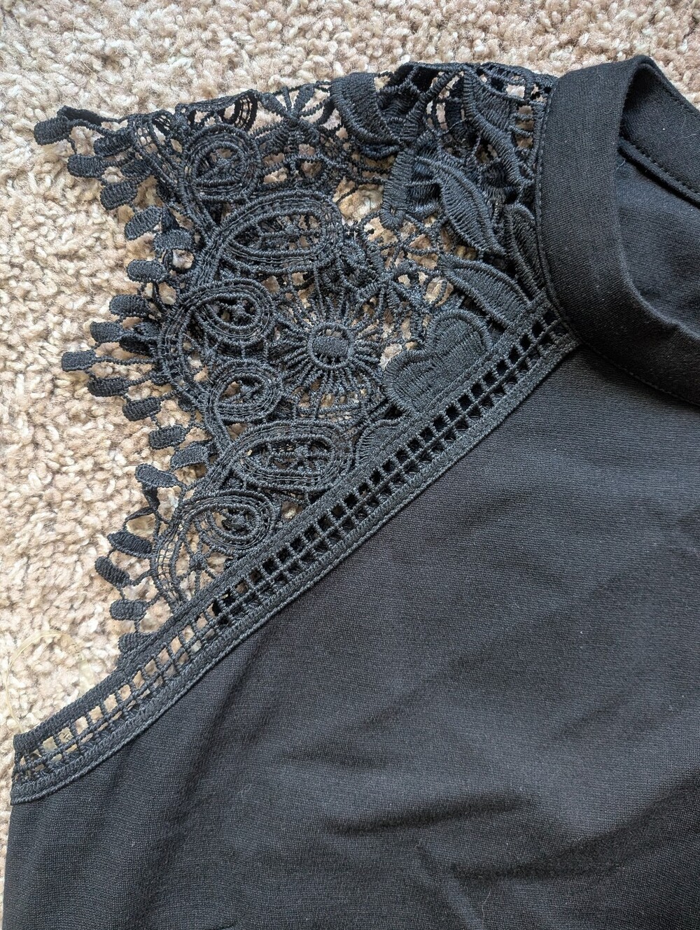 Iris Bodycon Dress With Crocheted Lace Capped Sleeves And Keyhole Back XL NWT - Picture 4 of 10